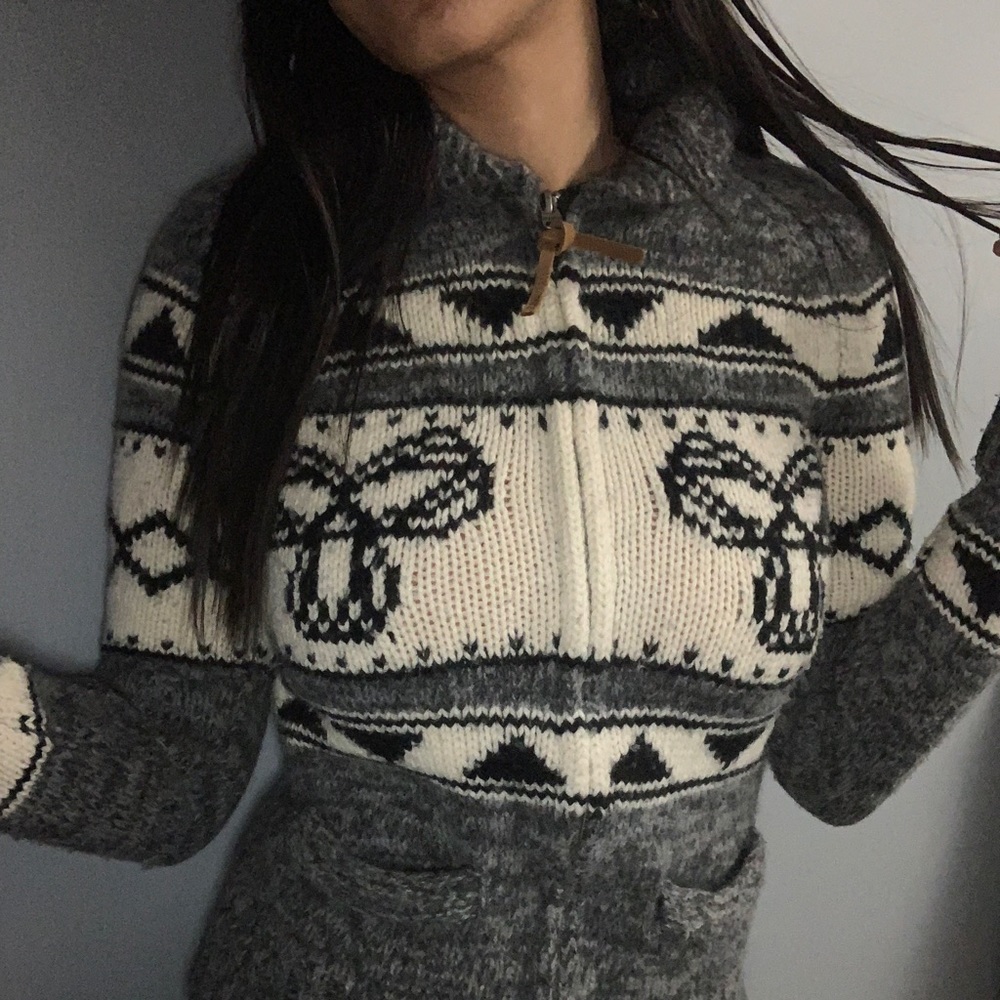 ☃️ Lambs Wool Aritzia TNA Winter Zip Up Sweater